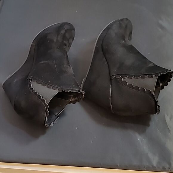 CHINESE LAUNDRY VANGO SUEDE WOMENS WEDGE BOOTIE - Picture 12 of 13